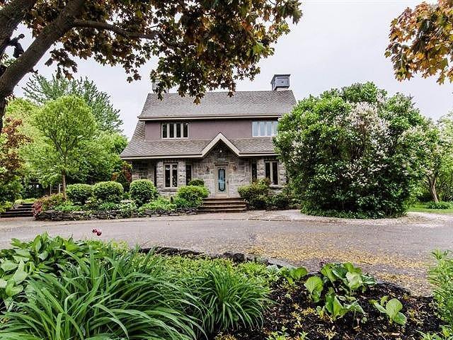 Façade - 9900 Boul. Des Mille-Îles, Laval (Saint-François), QC