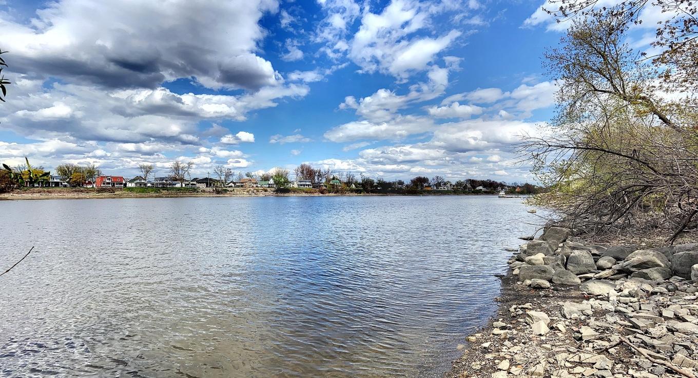 Vue sur l'eau - 9900 Boul. Des Mille-Îles, Laval (Saint-François), QC