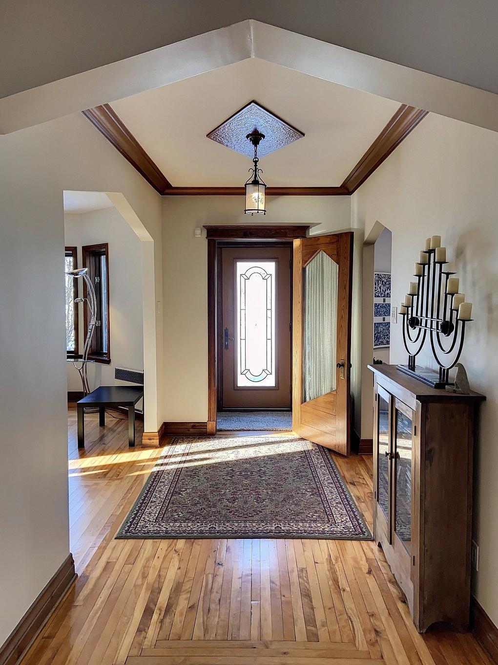 Hall d'entrée - 9900 Boul. Des Mille-Îles, Laval (Saint-François), QC