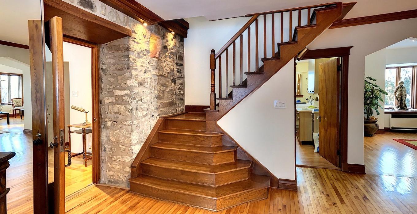 Escalier - 9900 Boul. Des Mille-Îles, Laval (Saint-François), QC