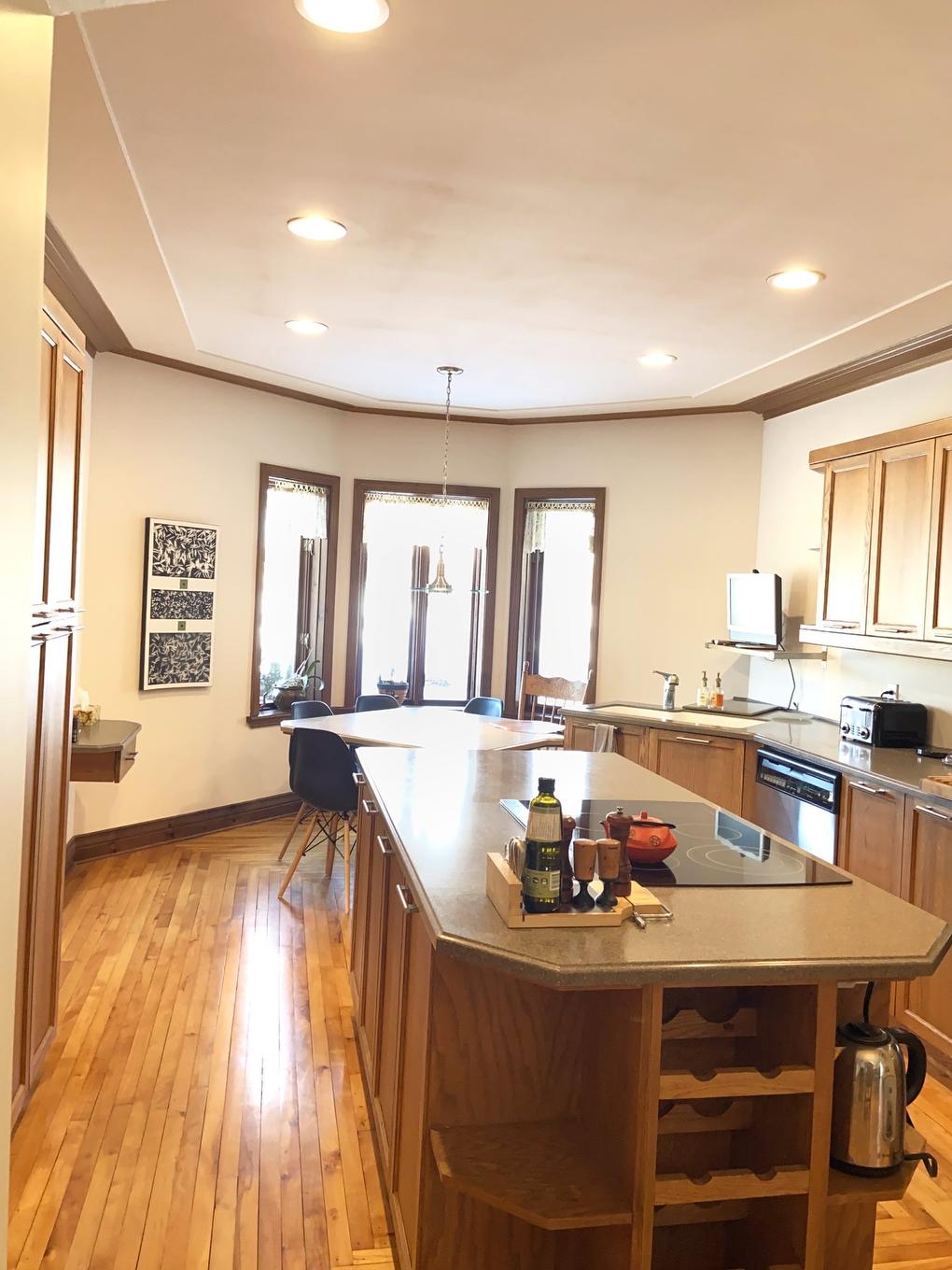 Cuisine - 9900 Boul. Des Mille-Îles, Laval (Saint-François), QC