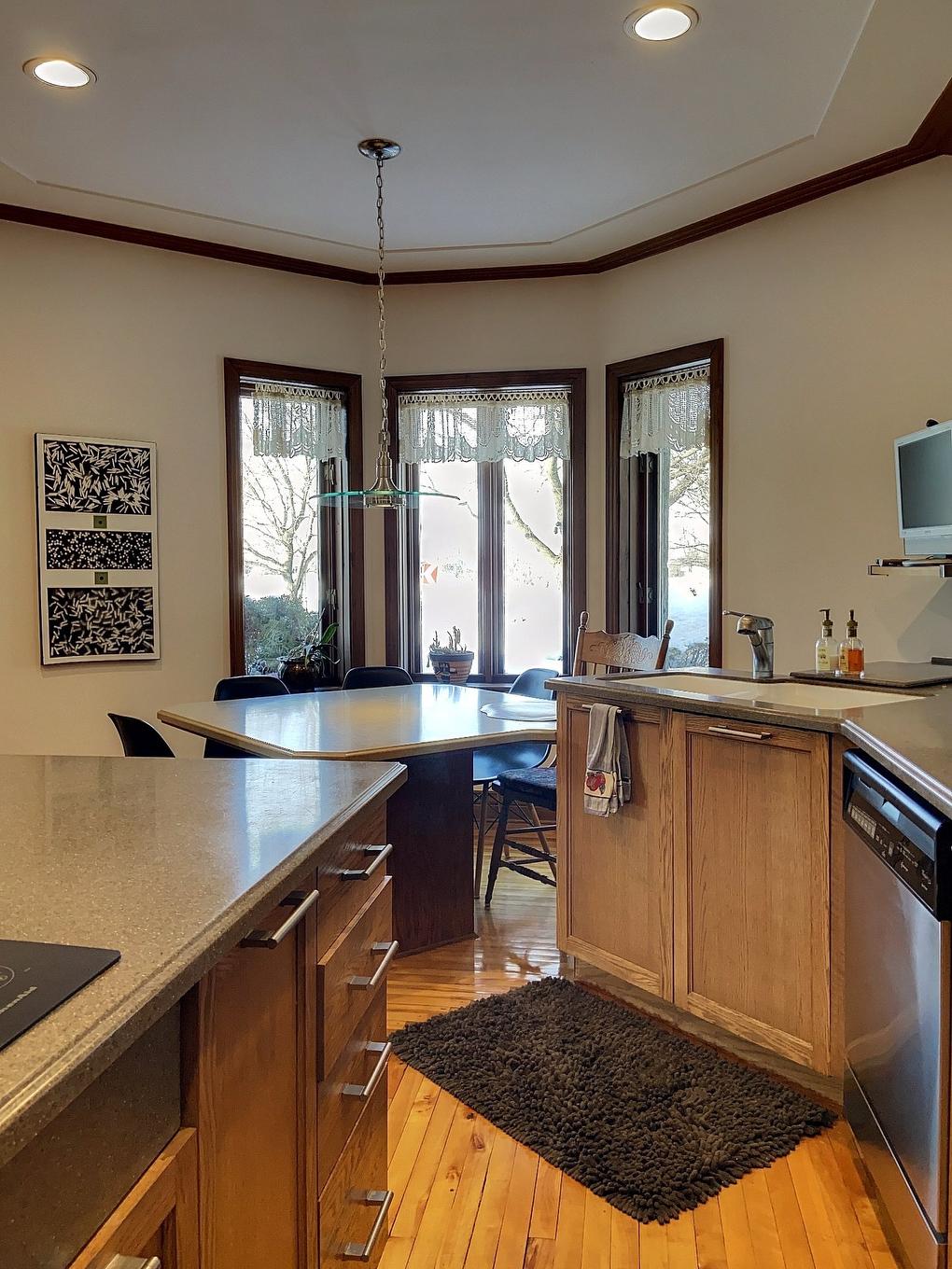 Cuisine - 9900 Boul. Des Mille-Îles, Laval (Saint-François), QC