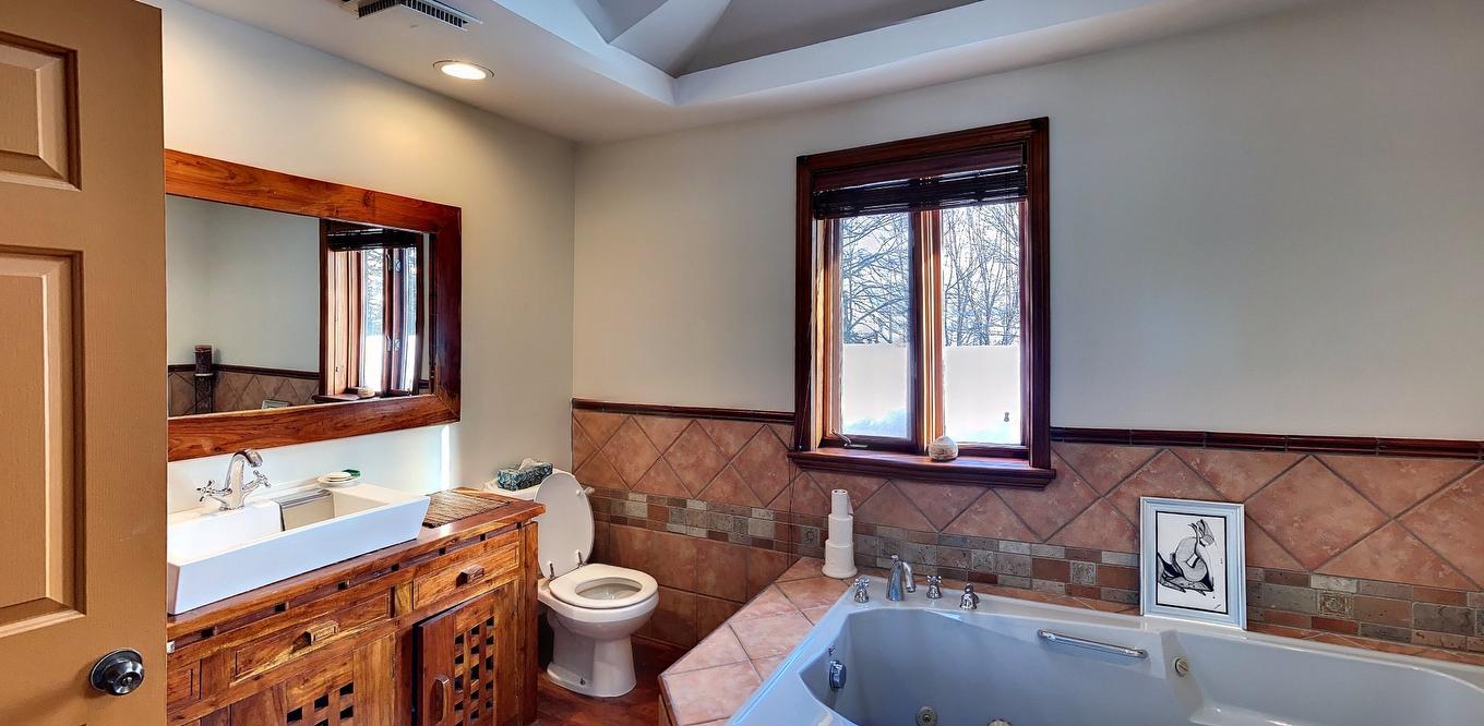 Salle de bains - 9900 Boul. Des Mille-Îles, Laval (Saint-François), QC