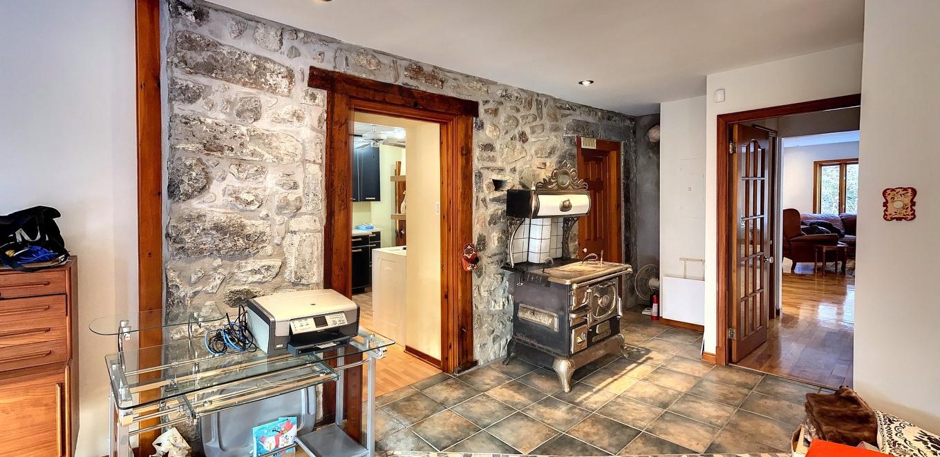 Bureau - 9900 Boul. Des Mille-Îles, Laval (Saint-François), QC