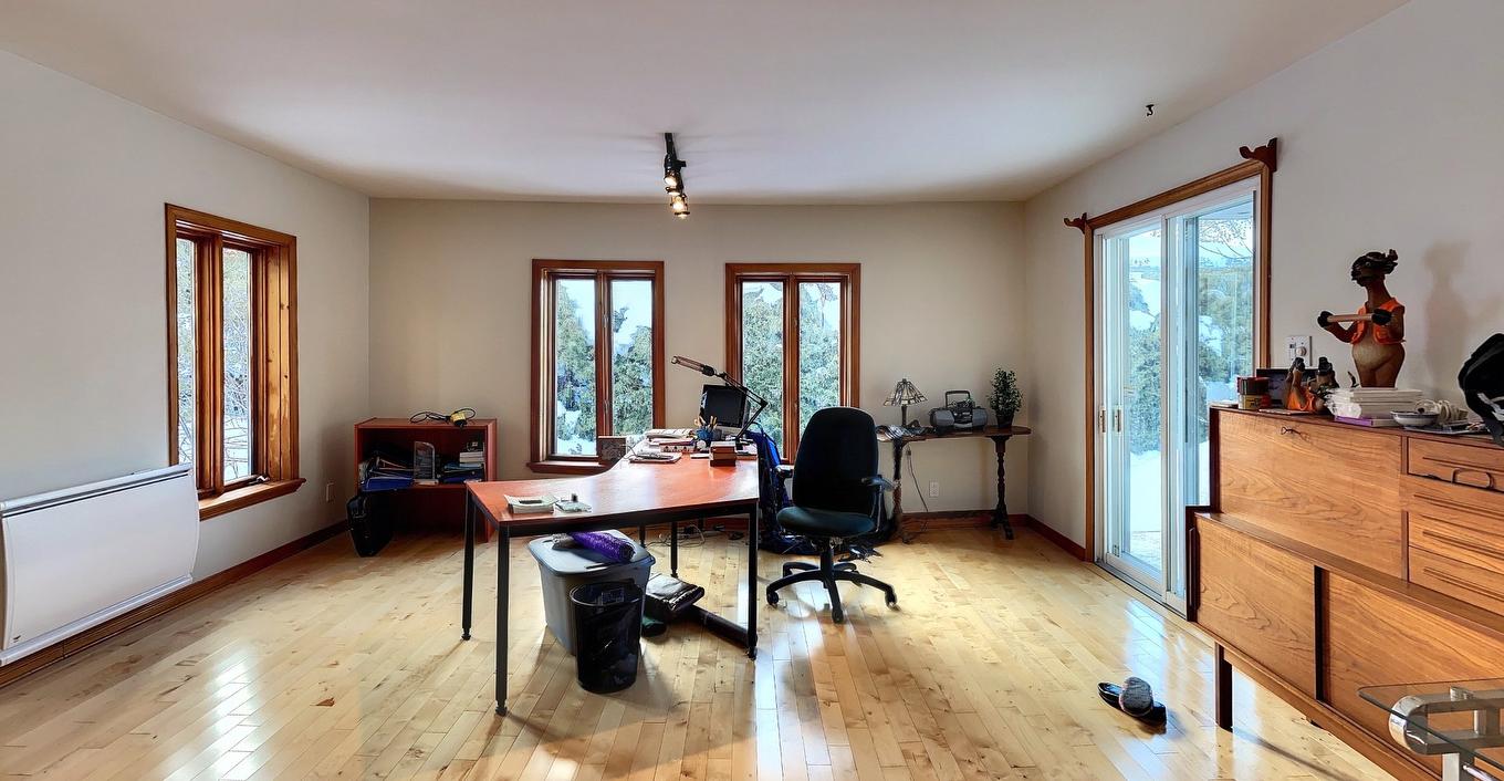 Bureau - 9900 Boul. Des Mille-Îles, Laval (Saint-François), QC