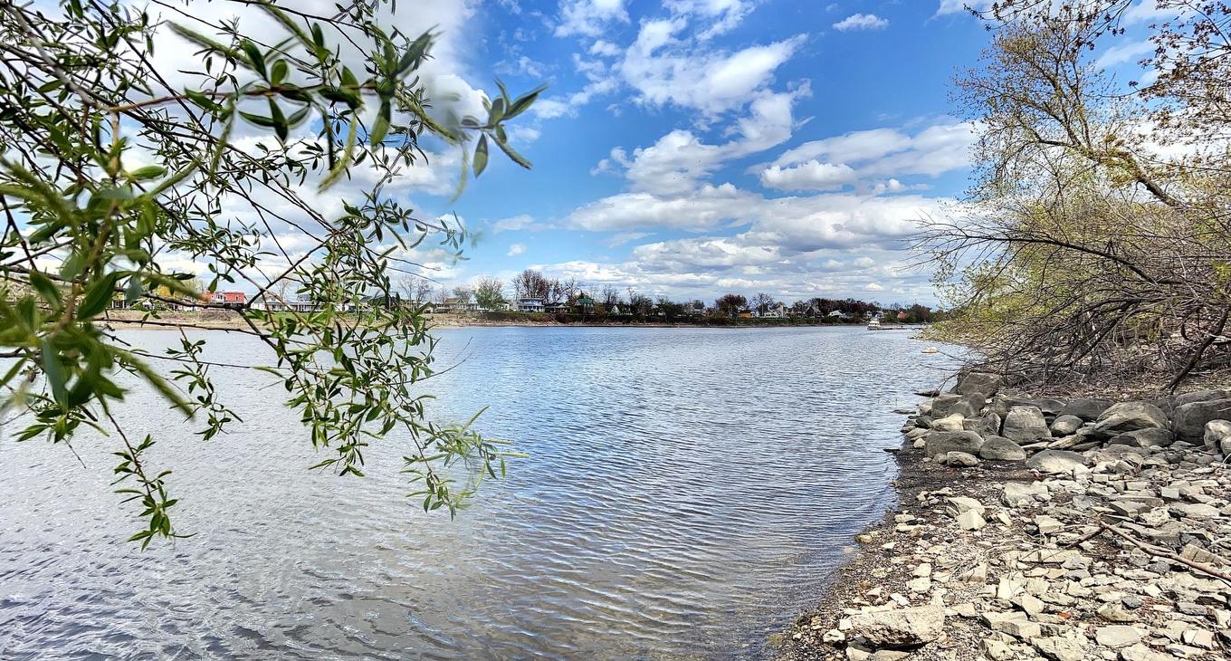 Vue sur l'eau - 9900 Boul. Des Mille-Îles, Laval (Saint-François), QC