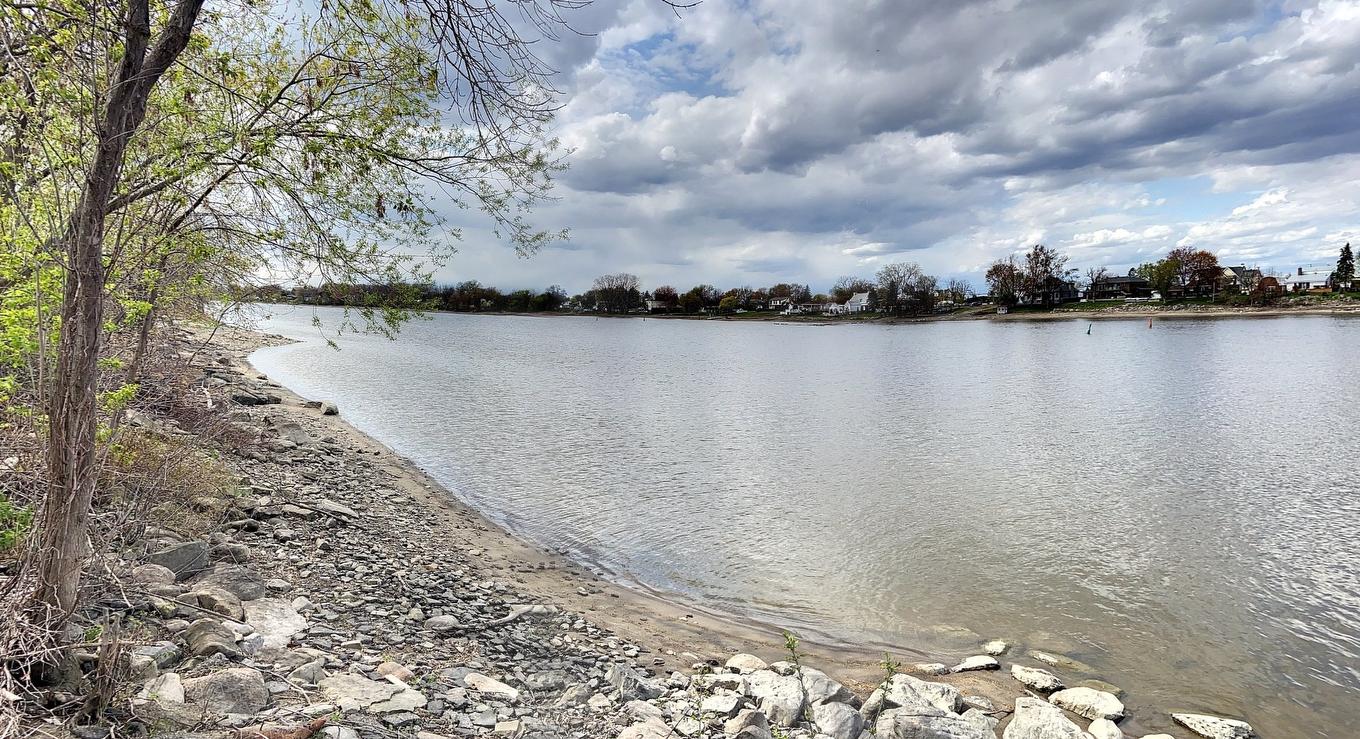 Vue sur l'eau - 9900 Boul. Des Mille-Îles, Laval (Saint-François), QC