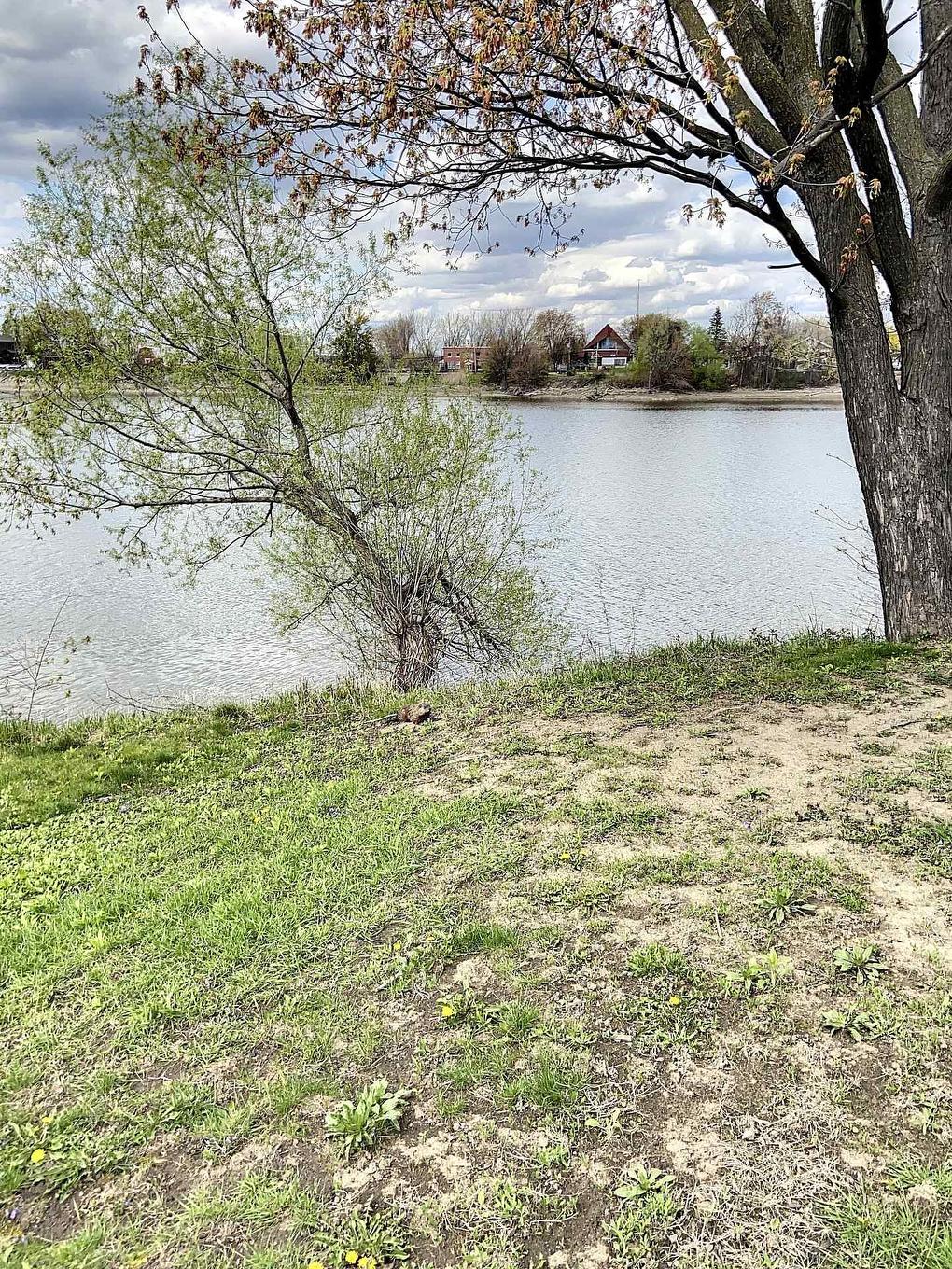 Vue sur l'eau - 9900 Boul. Des Mille-Îles, Laval (Saint-François), QC