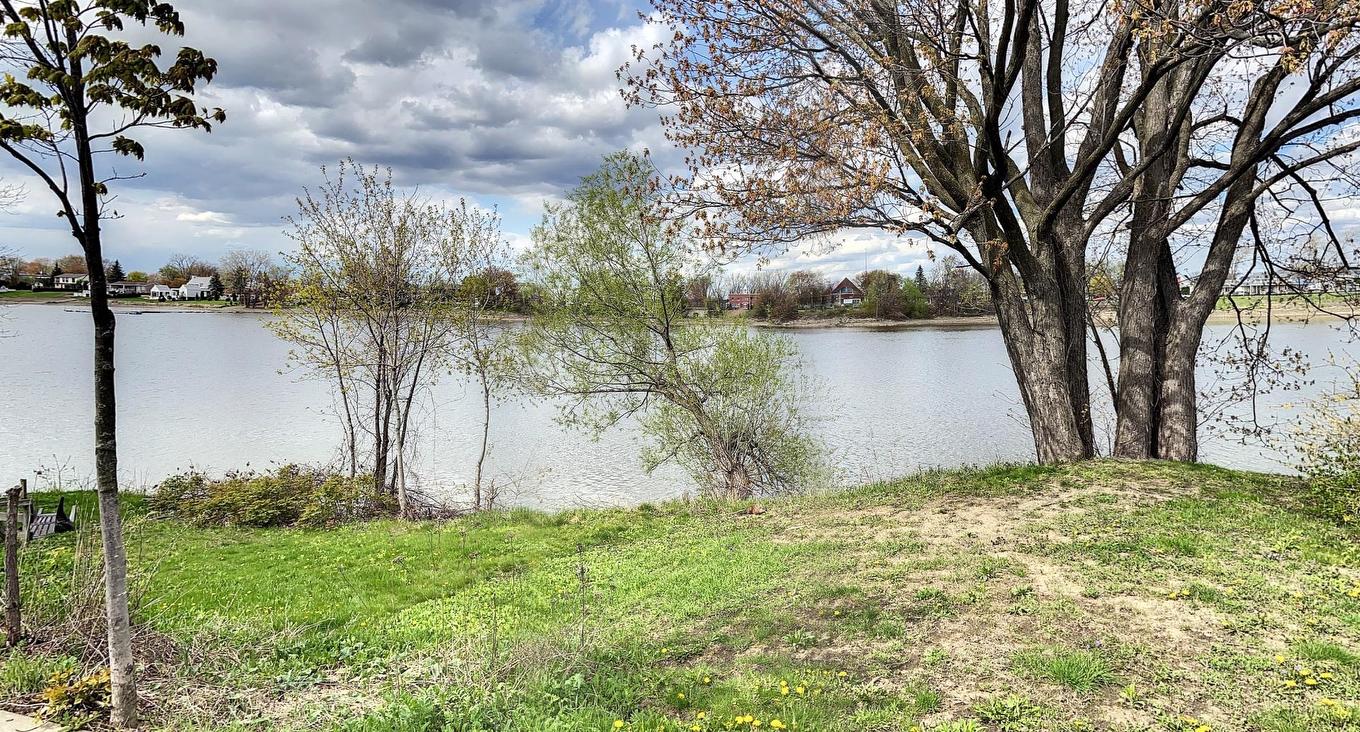 Vue sur l'eau - 9900 Boul. Des Mille-Îles, Laval (Saint-François), QC