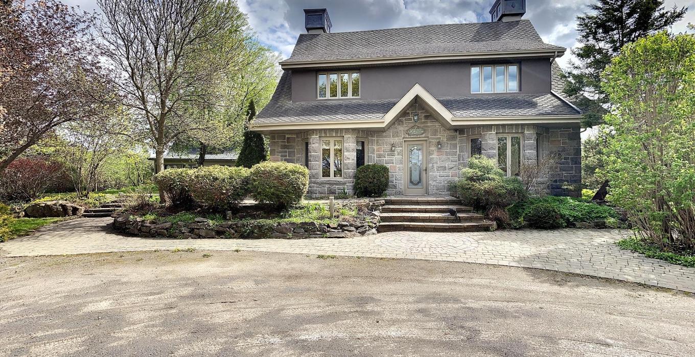 Façade - 9900 Boul. Des Mille-Îles, Laval (Saint-François), QC