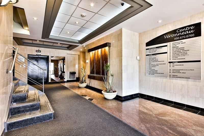 Hall - 212-365 Rue St-Jean, Longueuil (Le Vieux-Longueuil), QC