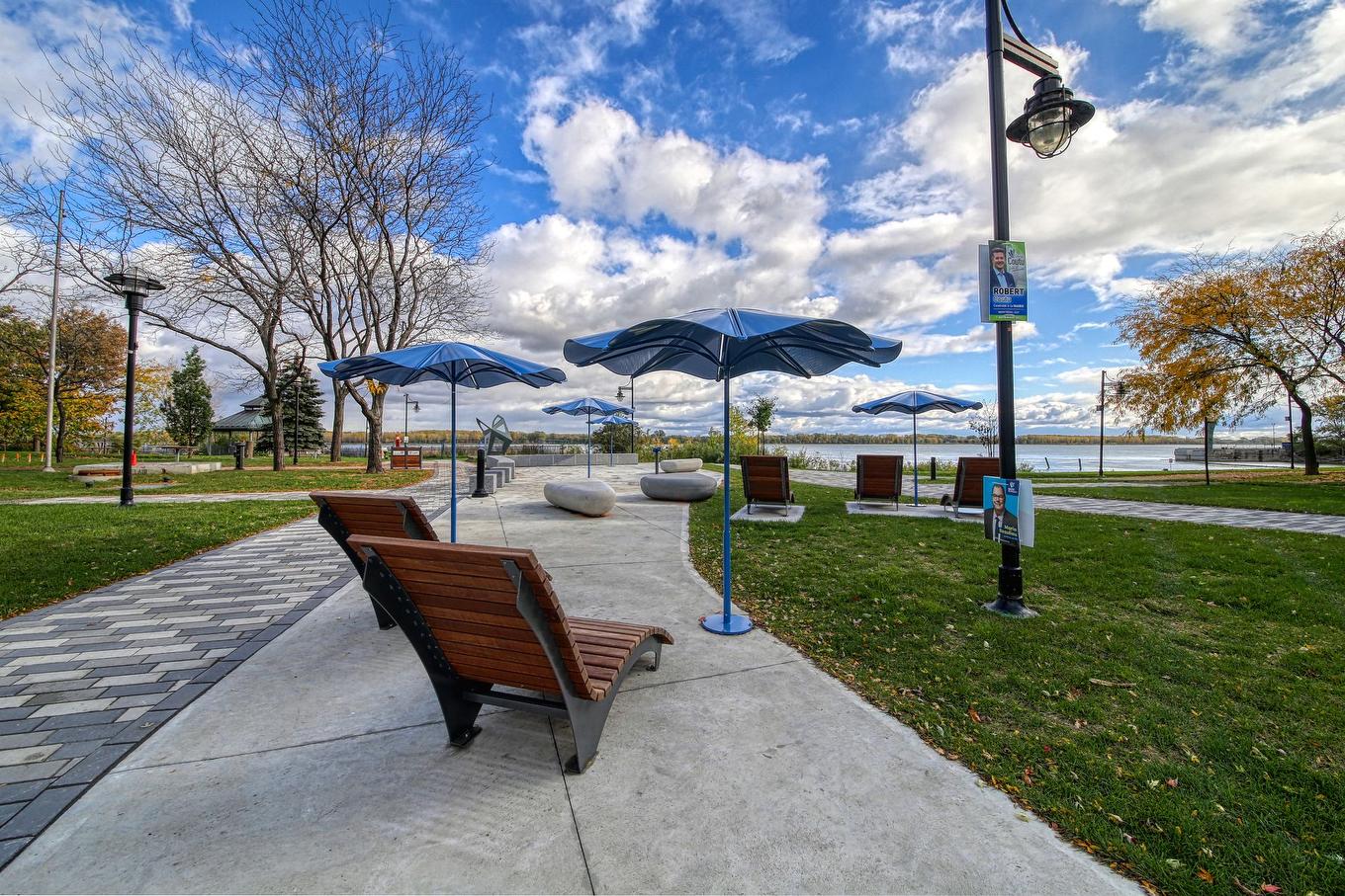Façade - 11300 Rue Notre-Dame E., Montréal-Est, QC - Outdoor With View