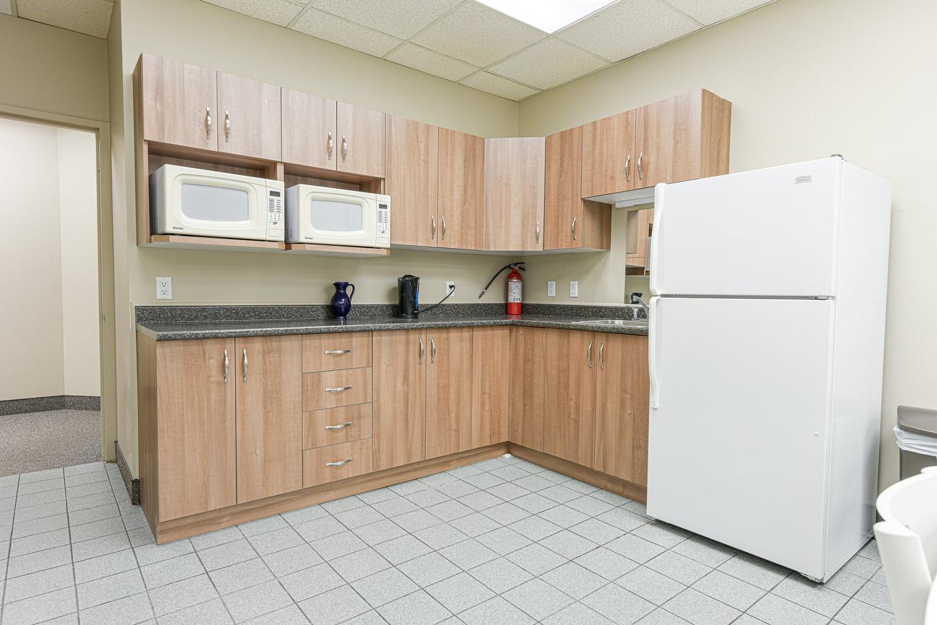 Kitchenette - 106-45 Place Charles-Le Moyne, Longueuil (Le Vieux-Longueuil), QC