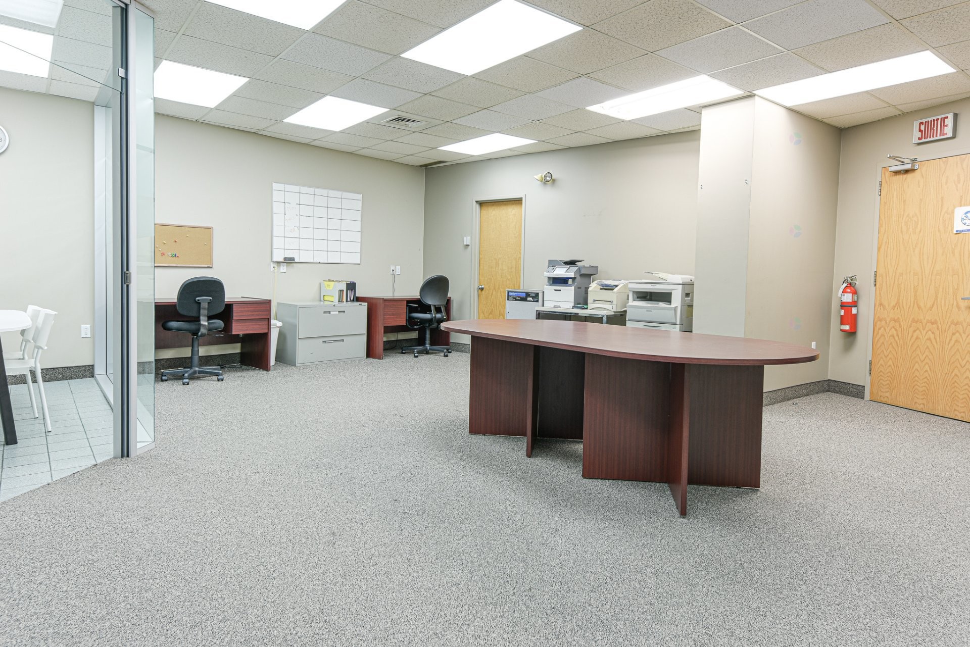 Bureau - 106-45 Place Charles-Le Moyne, Longueuil (Le Vieux-Longueuil), QC - Indoor Photo Showing Other Room