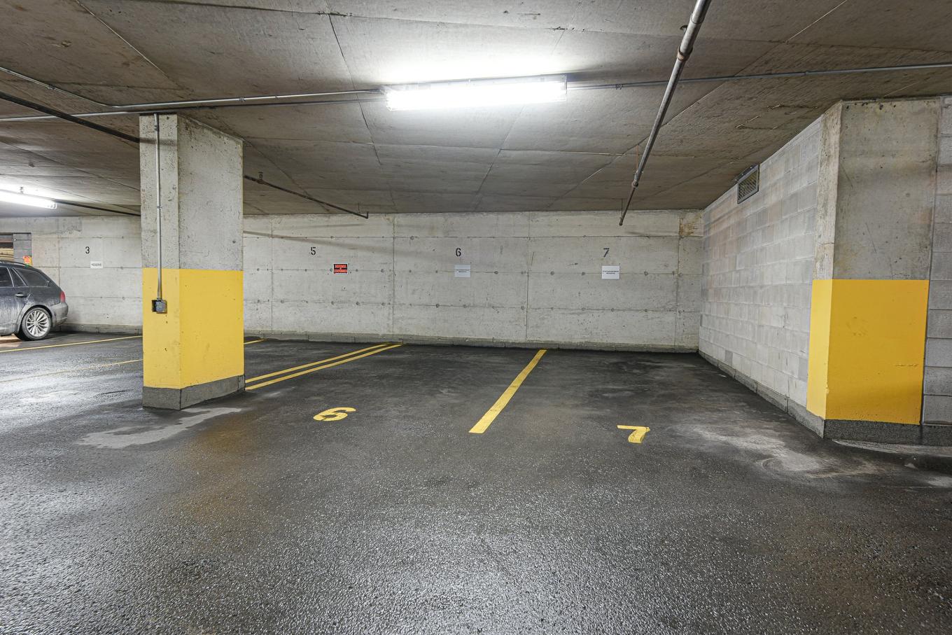 Parking - 106-45 Place Charles-Le Moyne, Longueuil (Le Vieux-Longueuil), QC