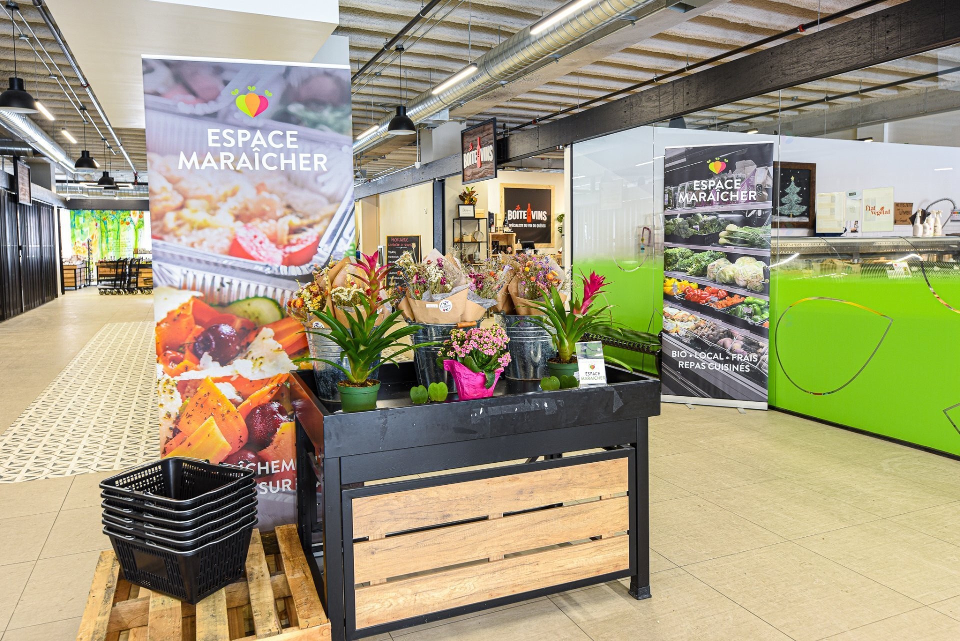 Commerce - G-369 Rue St-Jean, Longueuil (Le Vieux-Longueuil), QC - Indoor Photo Showing Other Room