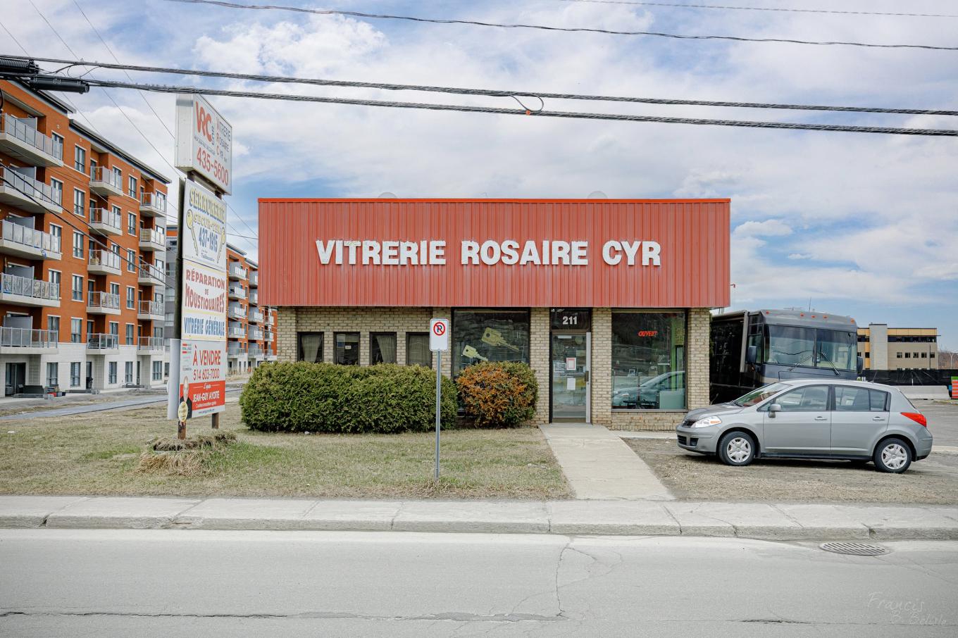 Façade - 211 Boul. Ducharme, Sainte-Thérèse, QC - Outdoor