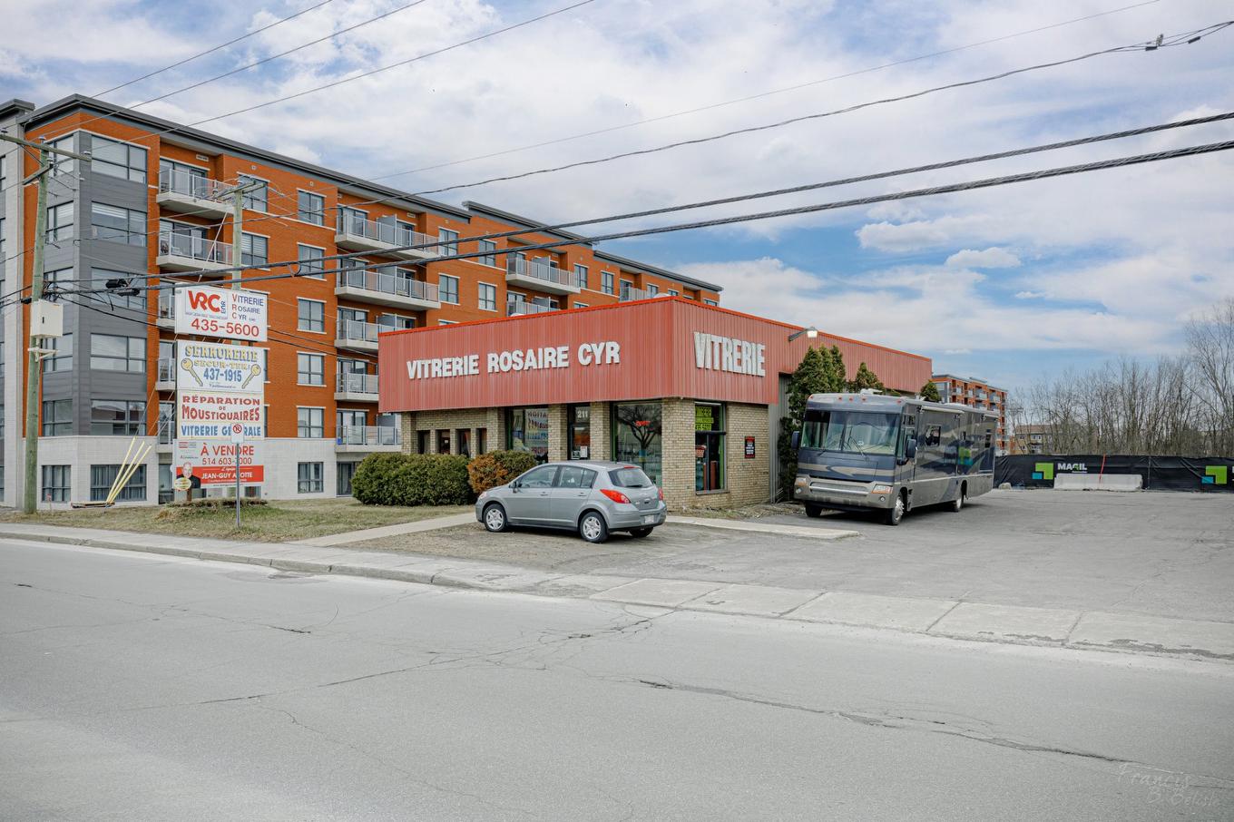 Façade - 211 Boul. Ducharme, Sainte-Thérèse, QC - Outdoor