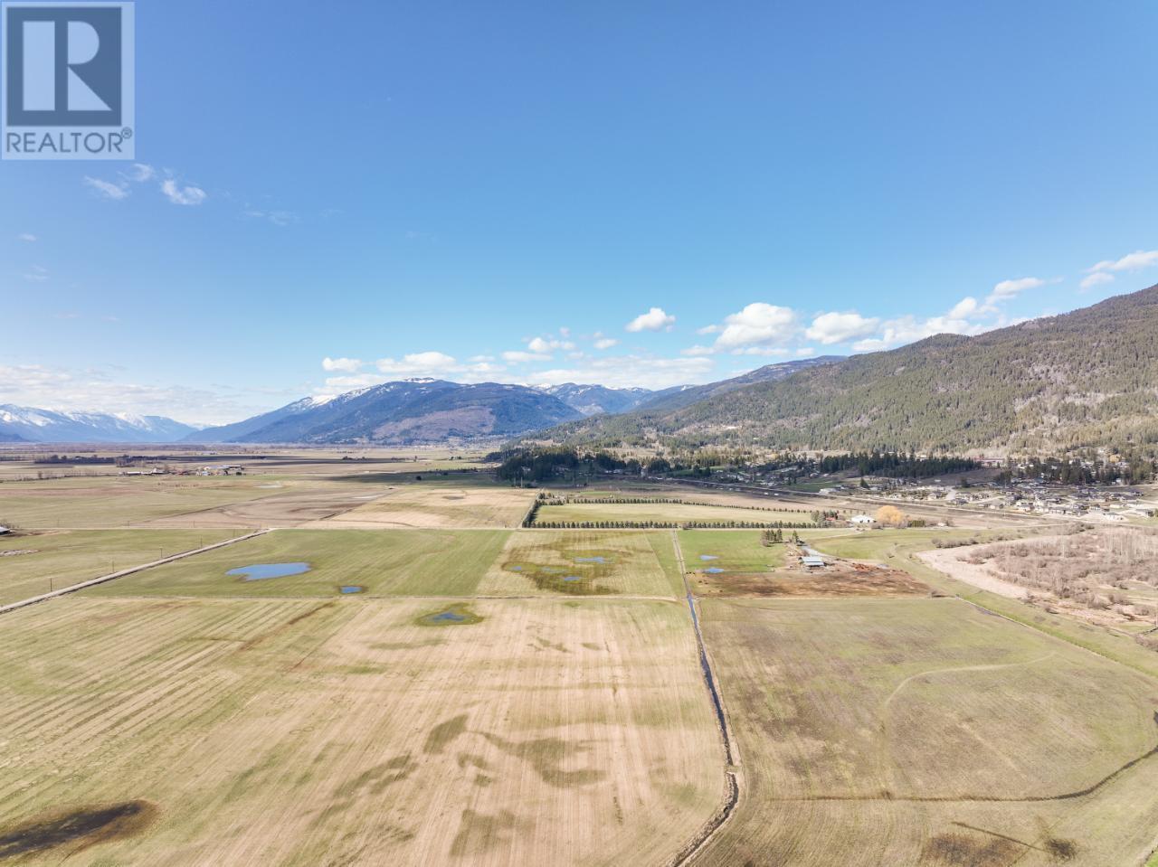 305 Kootenay River Road, Creston, BC