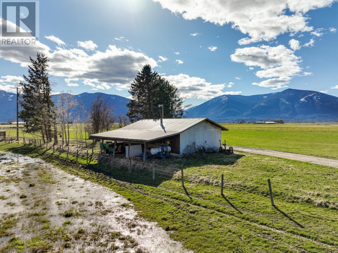 305 Kootenay River Road, Creston, BC