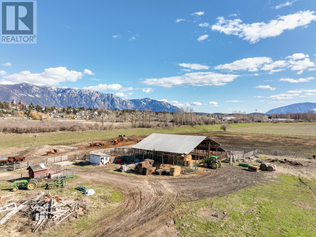 305 Kootenay River Road, Creston, BC