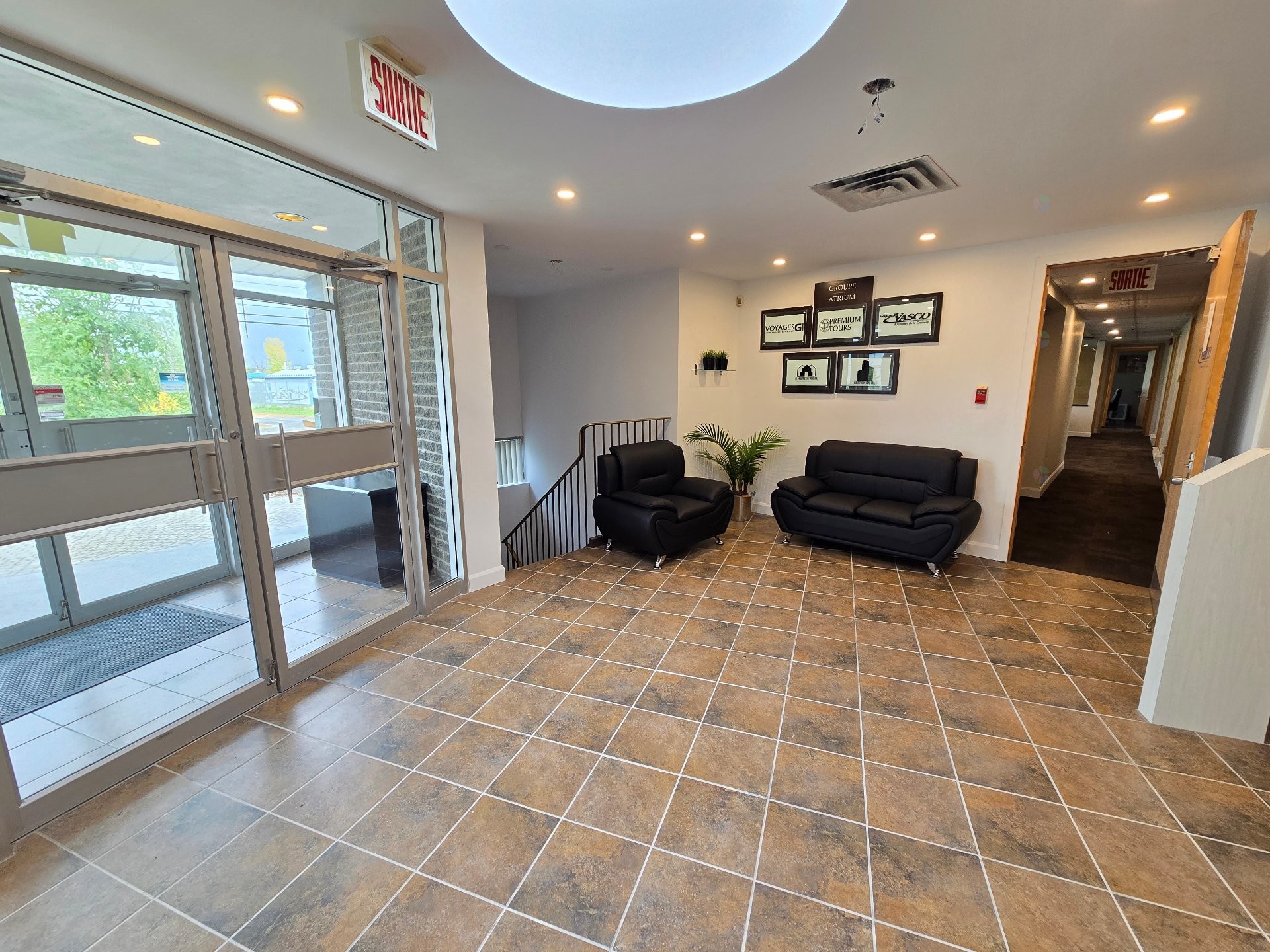 Hall d'entrée/Vestibule - 175 Rue Louis-Hébert, Mascouche, QC - Indoor Photo Showing Other Room