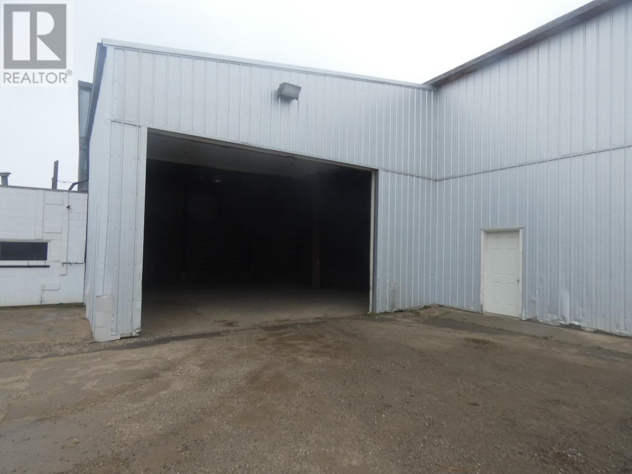 5001 50 Avenue, Pouce Coupe, BC