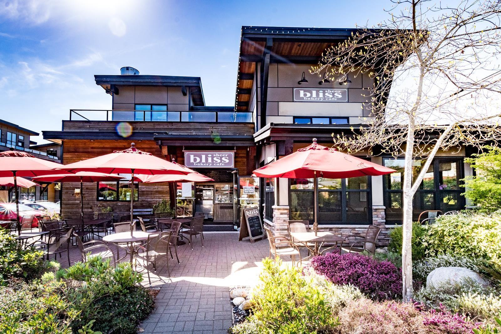 102 1001 Gibsons Way, Gibsons, BC