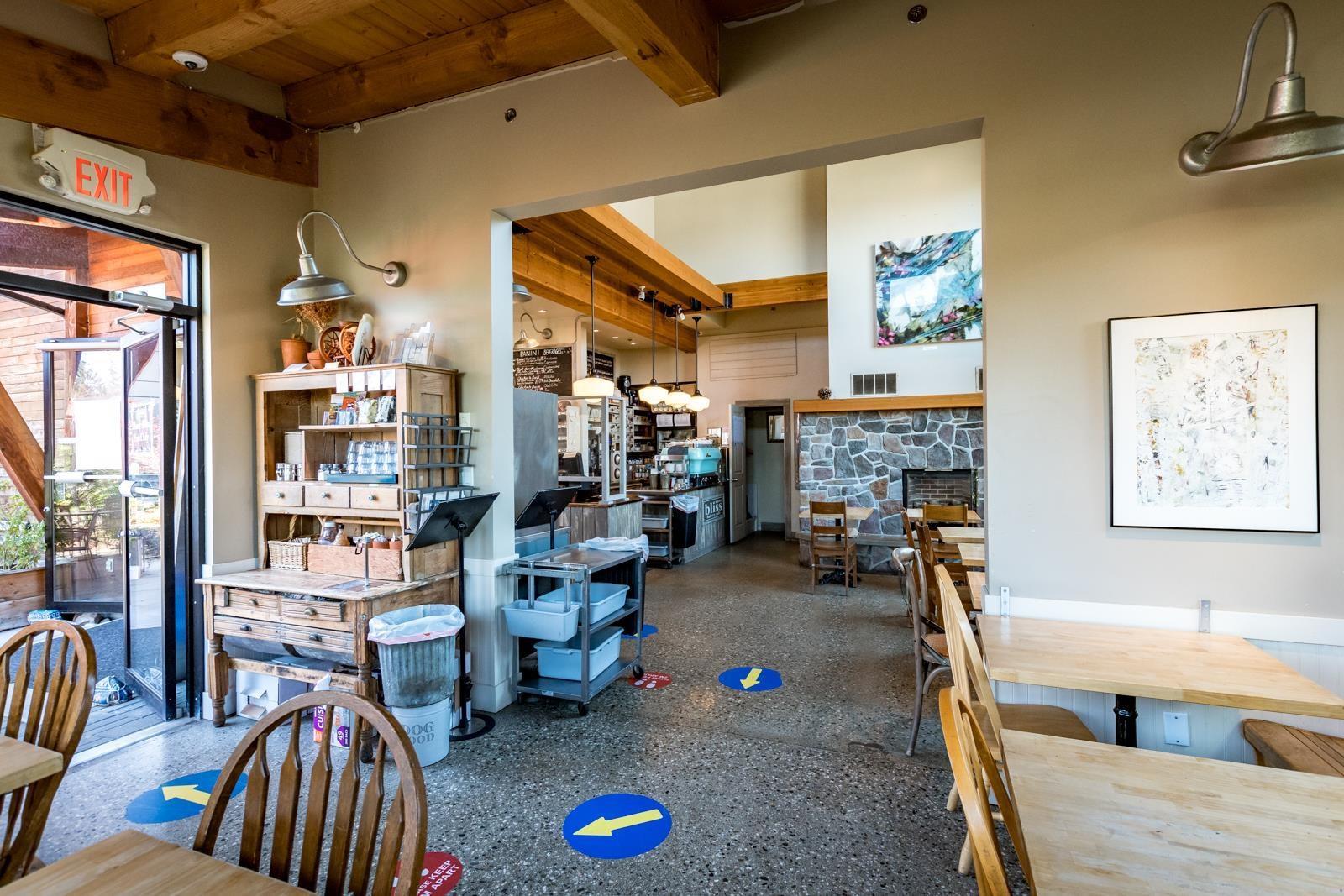 102 1001 Gibsons Way, Gibsons, BC