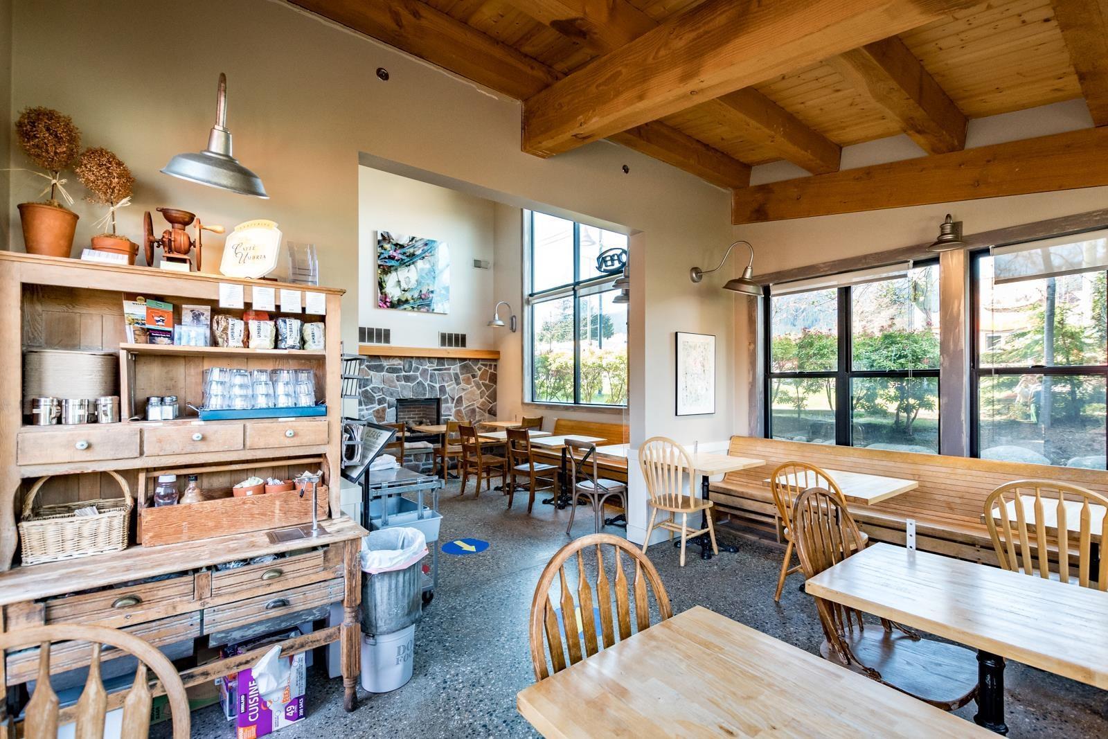 102 1001 Gibsons Way, Gibsons, BC