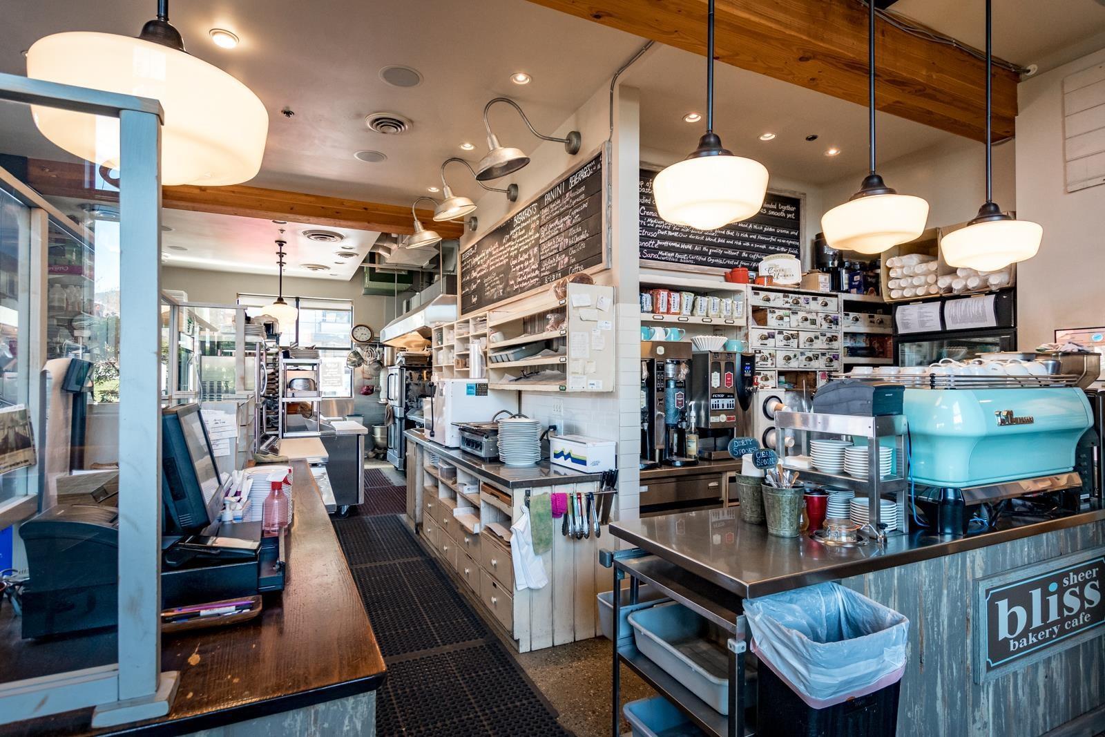 102 1001 Gibsons Way, Gibsons, BC