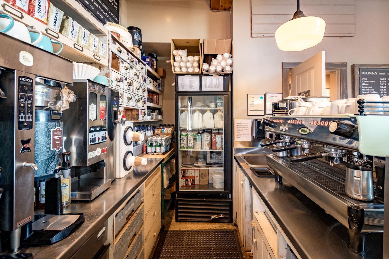 102 1001 Gibsons Way, Gibsons, BC