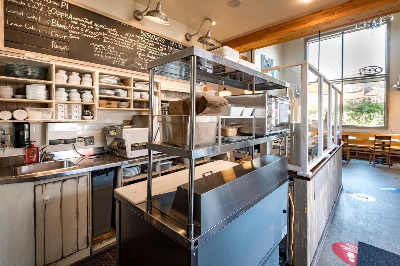 102 1001 Gibsons Way, Gibsons, BC