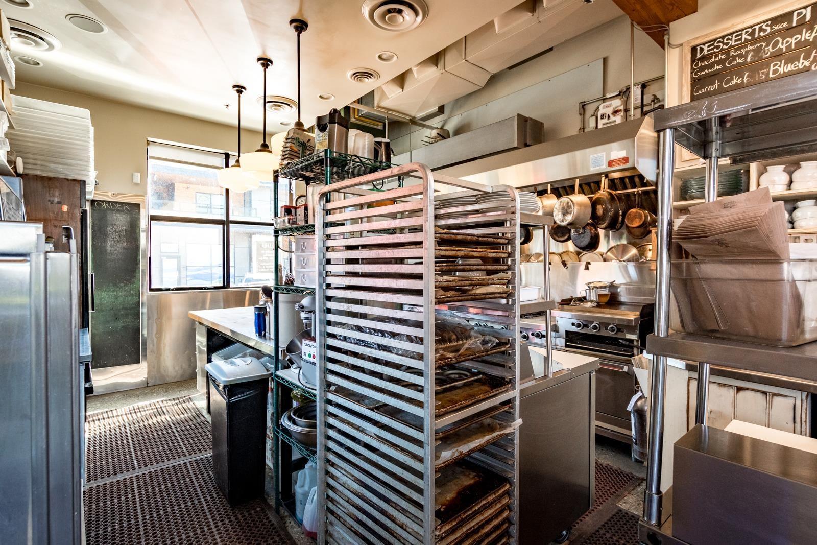 102 1001 Gibsons Way, Gibsons, BC