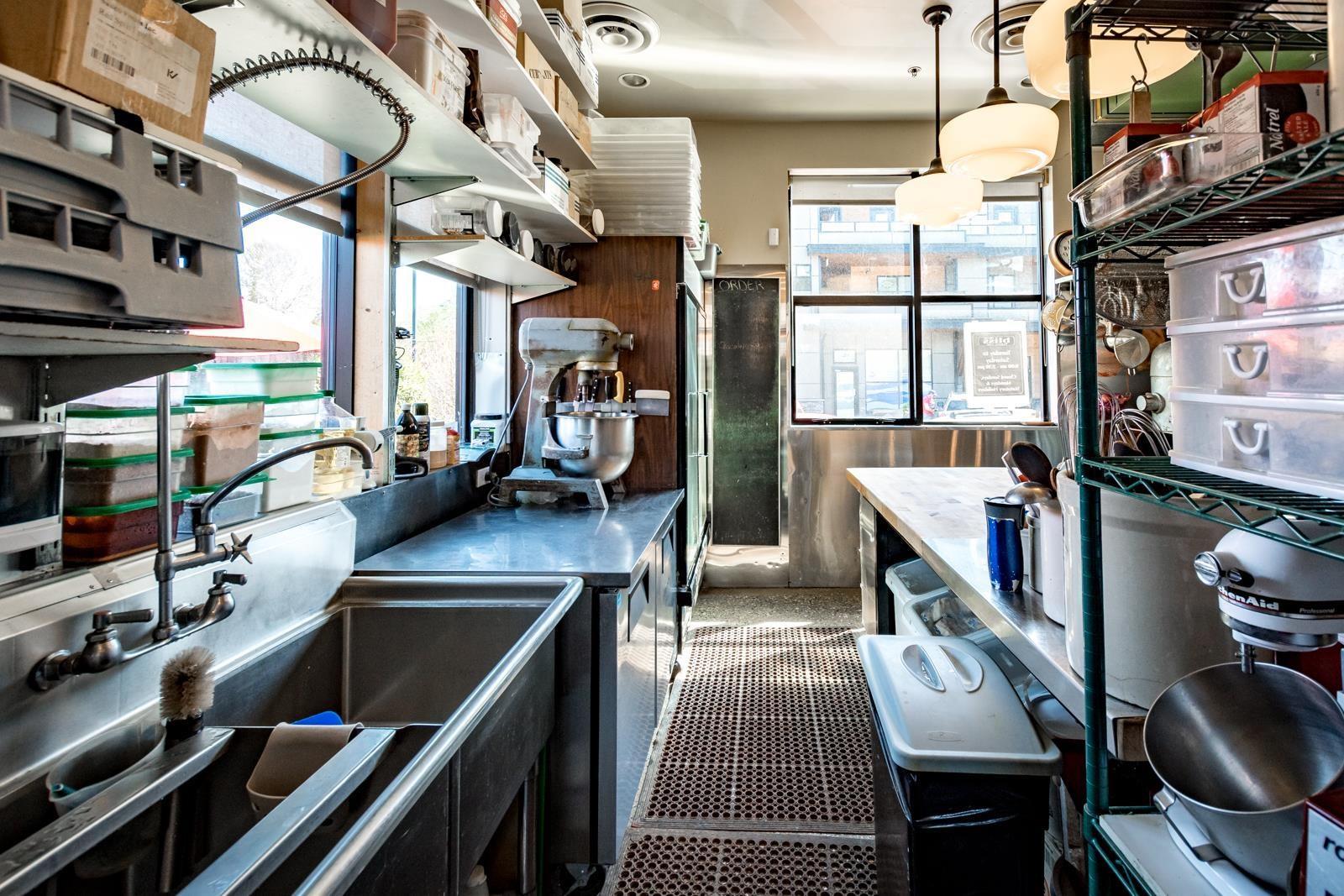 102 1001 Gibsons Way, Gibsons, BC