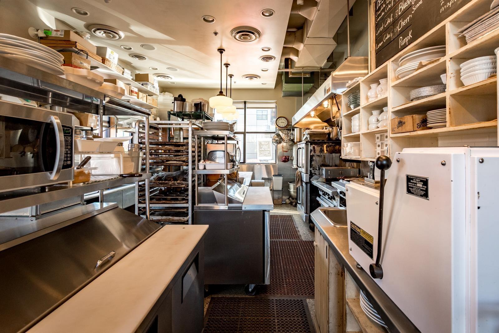 102 1001 Gibsons Way, Gibsons, BC