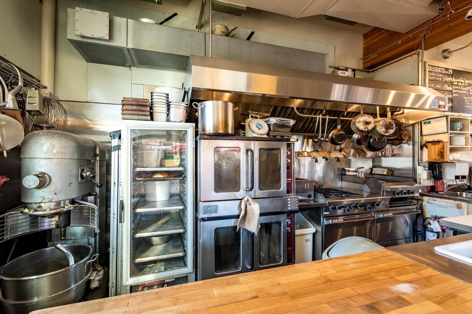 102 1001 Gibsons Way, Gibsons, BC