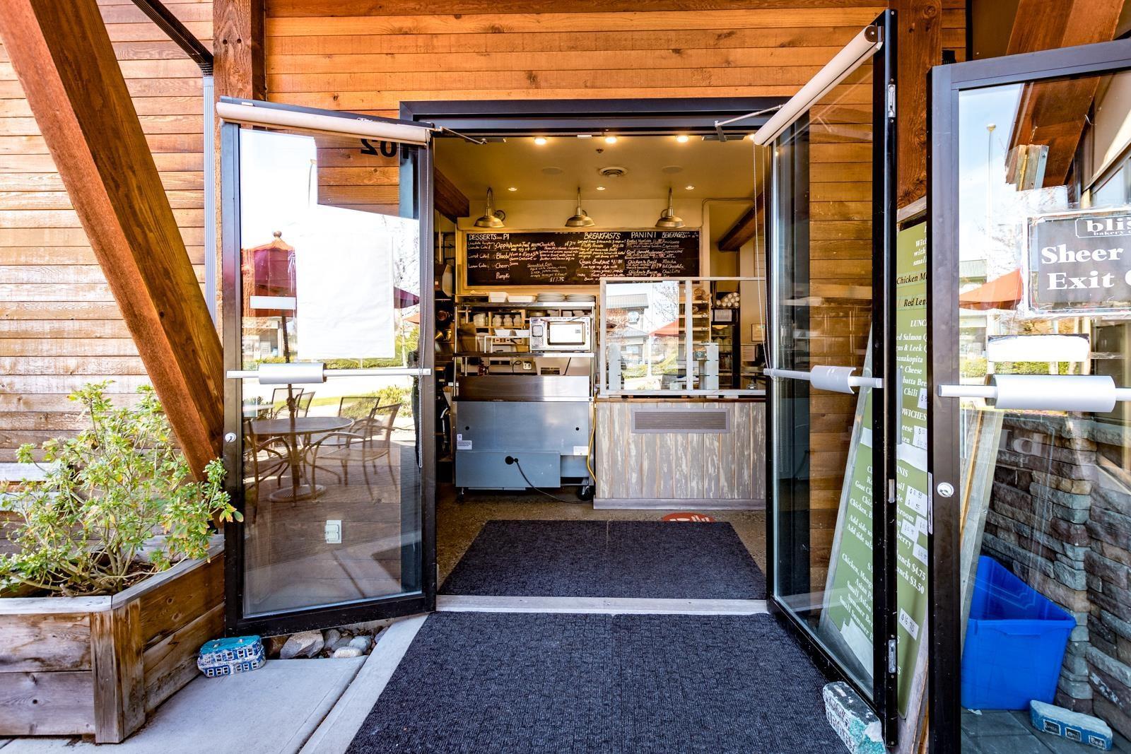 102 1001 Gibsons Way, Gibsons, BC