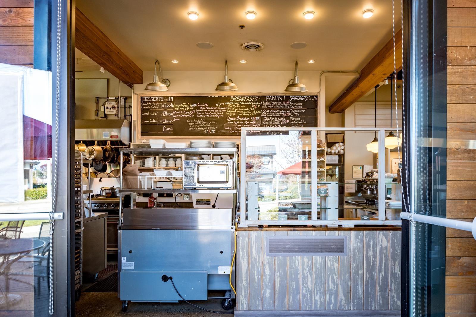 102 1001 Gibsons Way, Gibsons, BC