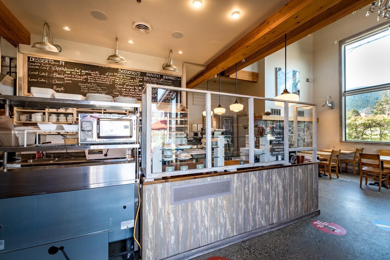 102 1001 Gibsons Way, Gibsons, BC