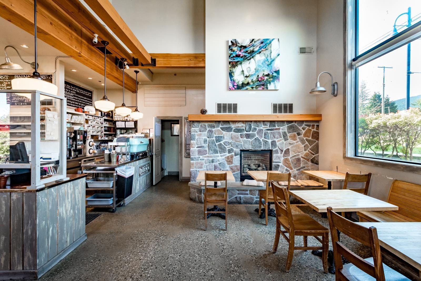 102 1001 Gibsons Way, Gibsons, BC