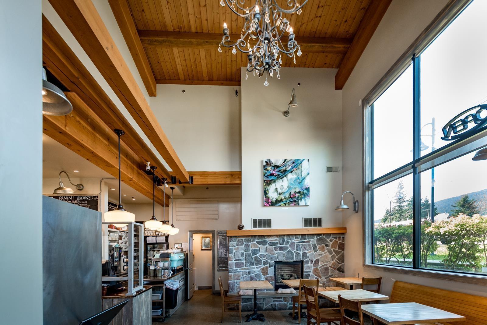 102 1001 Gibsons Way, Gibsons, BC