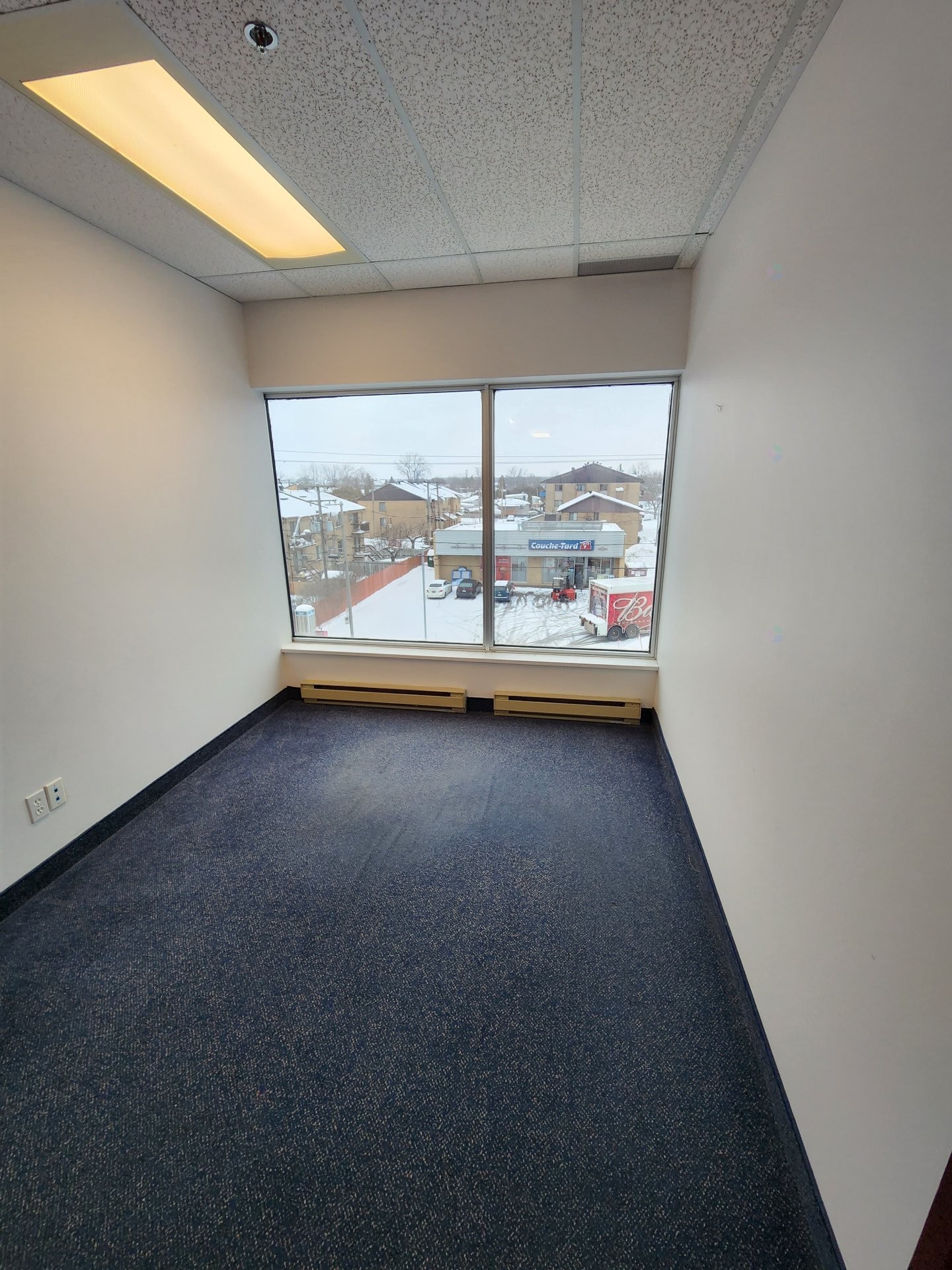 Office - 350A-4650 Boul. Des Laurentides, Laval (Vimont), QC - Indoor Photo Showing Other Room