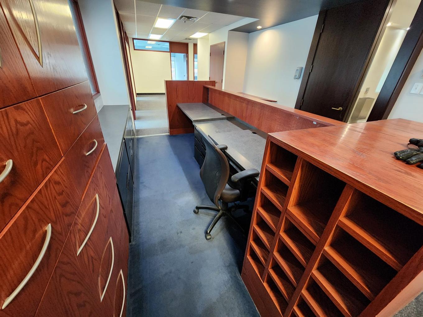 Office - 350A-4650 Boul. Des Laurentides, Laval (Vimont), QC - Indoor Photo Showing Office