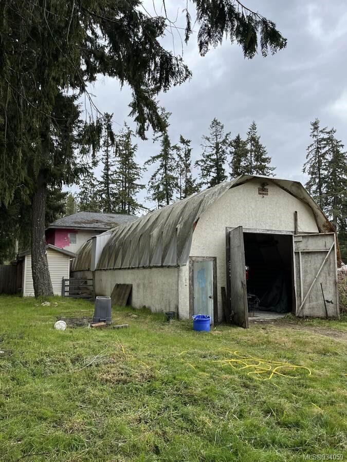 1586 Mckibbon Rd North, Errington, BC - Outdoor