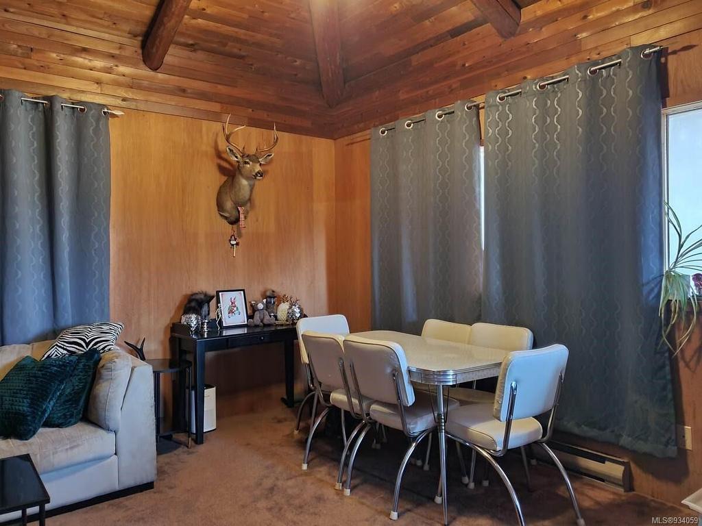 1586 Mckibbon Rd North, Errington, BC - Indoor