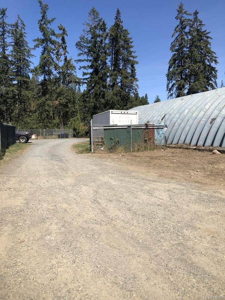 1586 Mckibbon Rd North, Errington, BC - Outdoor