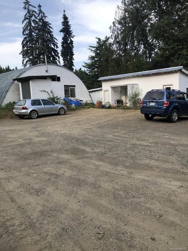 1586 Mckibbon Rd North, Errington, BC - Outdoor