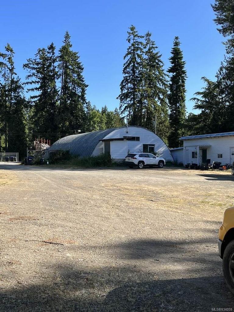 1586 Mckibbon Rd North, Errington, BC - Outdoor