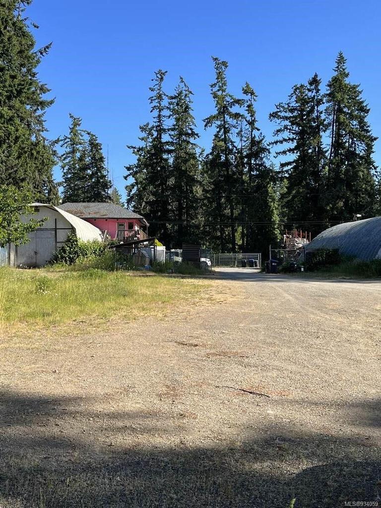 1586 Mckibbon Rd North, Errington, BC - Outdoor